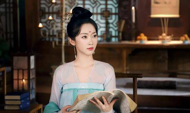 国产|成毅新剧开播拿下收视冠军,却差评如潮,被骂是国产剧的“悲哀”?