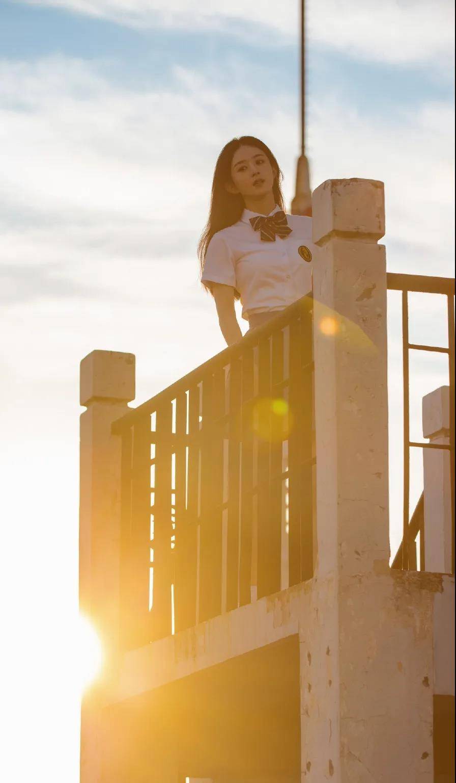 青春|三十多了还拼老命扮嫩?校园风穿搭减龄无比,赵丽颖baby都爱穿