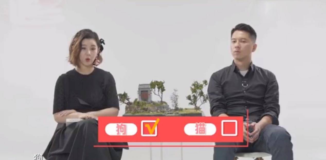 身材|李小萌上央视胖成球意外美翻！穿背带却是二胎妈，大圆脸有旺夫相