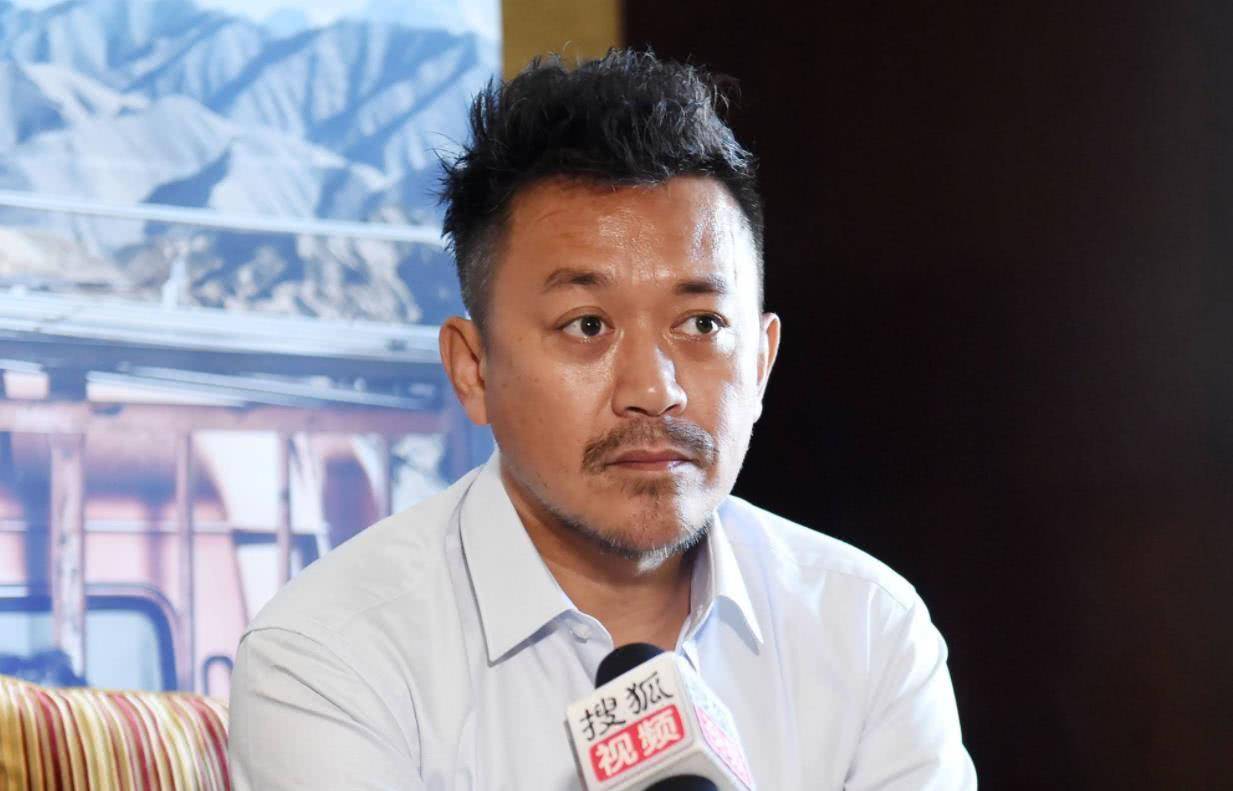 凭借一部《将爱情进行到底》小有名气的他,之后又有《绝对控制》