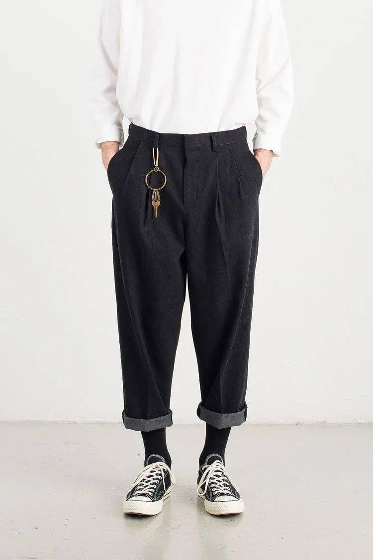 的比例|每个人都应该学会穿黑白色