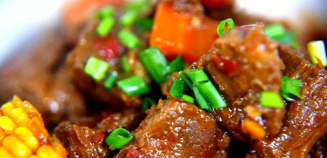 胡萝卜|台式红烧牛腩，红润香喷喷，小编都忍不住狂咽口水了