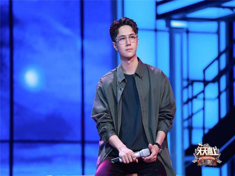 贴近生活|钱枫退出后，《天天向上》集体步入老年，王一博发言让人意外