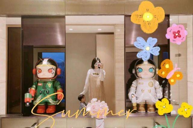 流苏|豪门阔太奚梦瑶罕见与儿子同框!穿流苏裙巧遮肚,儿子侧颜超呆萌?