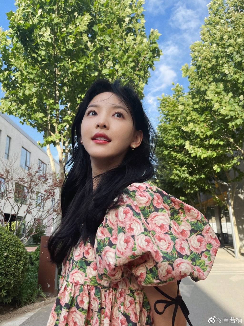 甜度|真的是本命穿搭，太显嫩了吧……