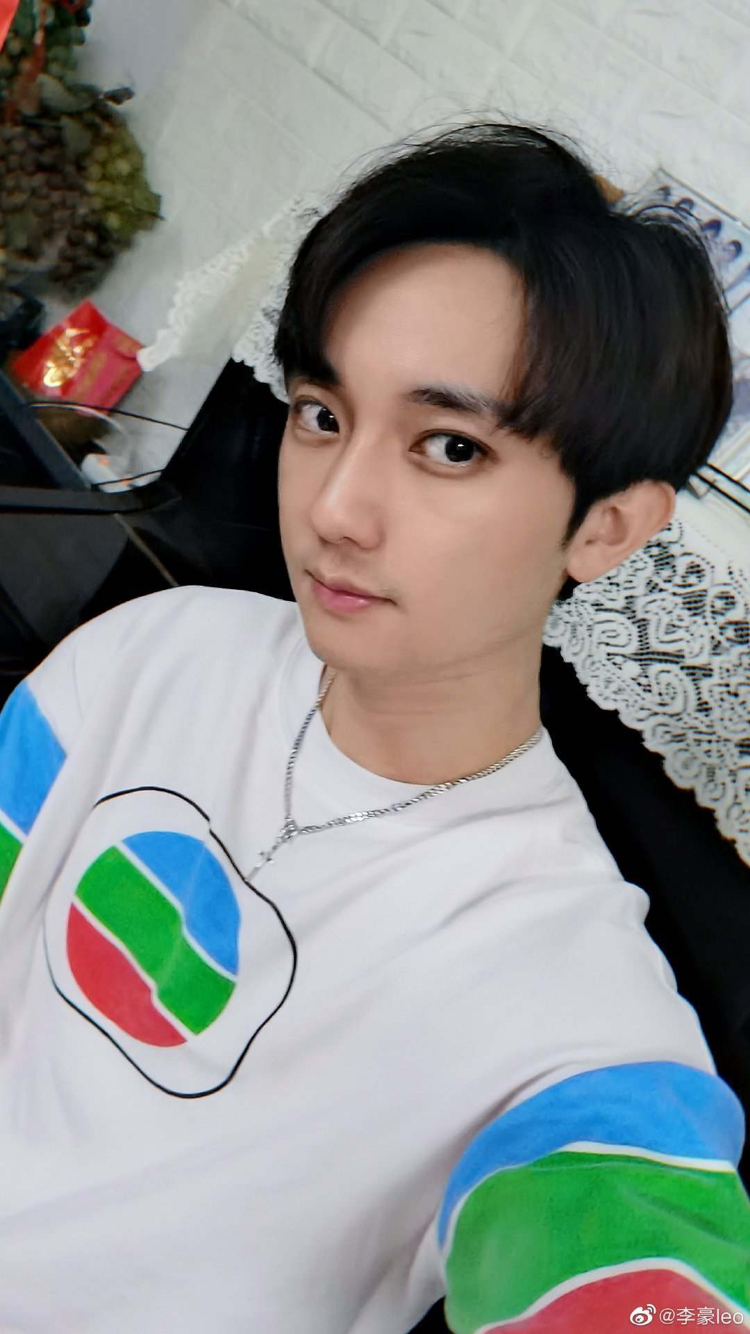 原创tvb艺人李豪因七公主律师角色圈粉疑似与仙气女神有感情线