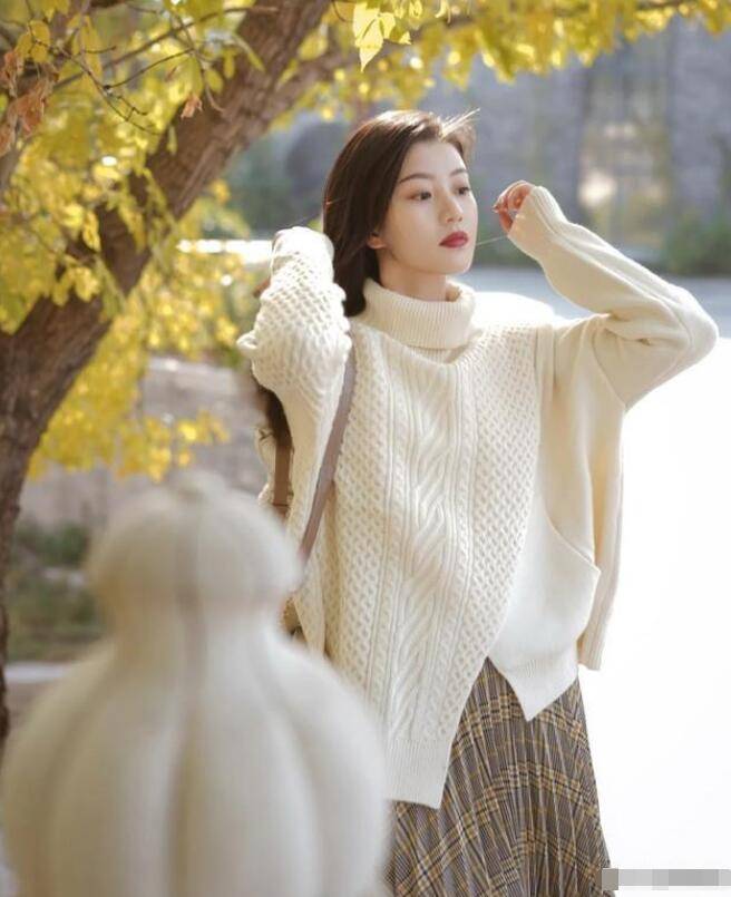 大气|简洁大气时髦好看随便搭配一件T恤，让你在天气较热时随时成为时尚的弄潮儿!