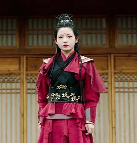 火箭少女|乐华双姝资源不断，杨超越新剧开播，火箭少女成员现状如何