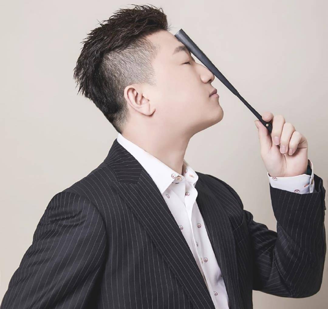 小剧场|张鹤伦15年终成角儿，郭德纲不给成名捷径，唯有努力艺压当行人