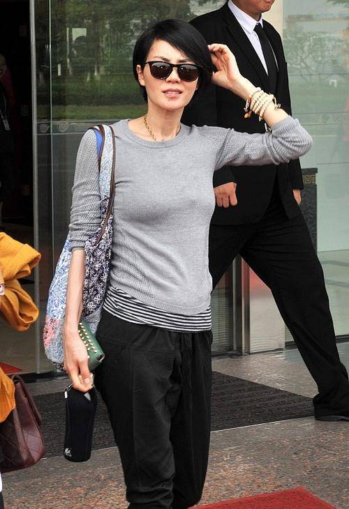 颜色|王菲的高级感藏不住，就算穿的衣服很普通，气场还和以前一样