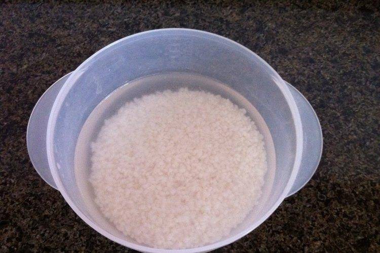 加入适量|用大米制作好吃的“发糕”，不用和面不用揉面，即使放凉也松软！