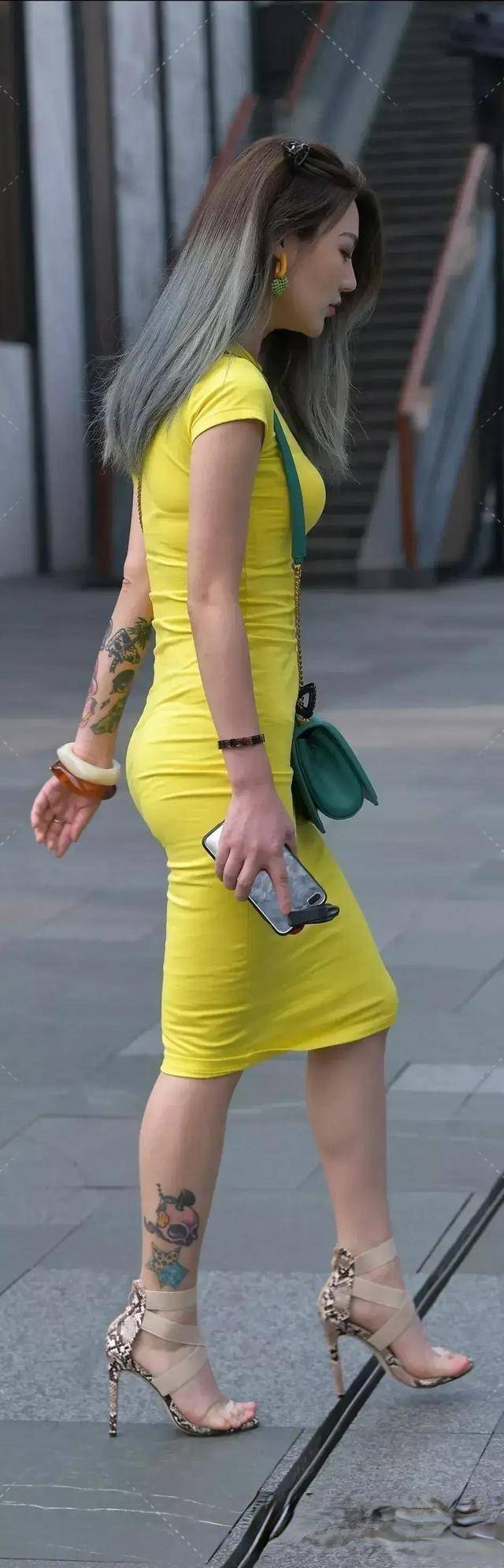 黑色|休闲高弹打底裤,勾勒高挑身材,搭配起来随心所欲