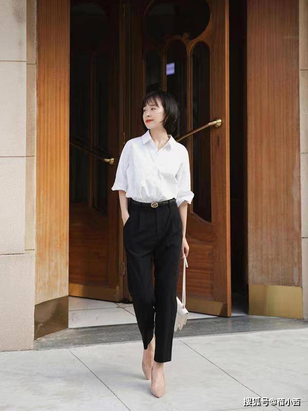 气息|刘涛把“白衬衫+花短裤”穿火了，配上头巾气质惹眼，美出新高度