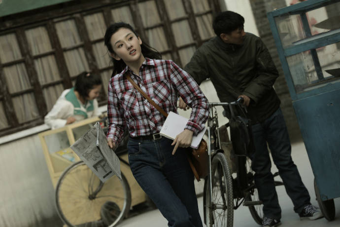 年代|八九十年代的宋祖儿有多时髦？乔四美“内衣外穿”演绎时尚轮回！