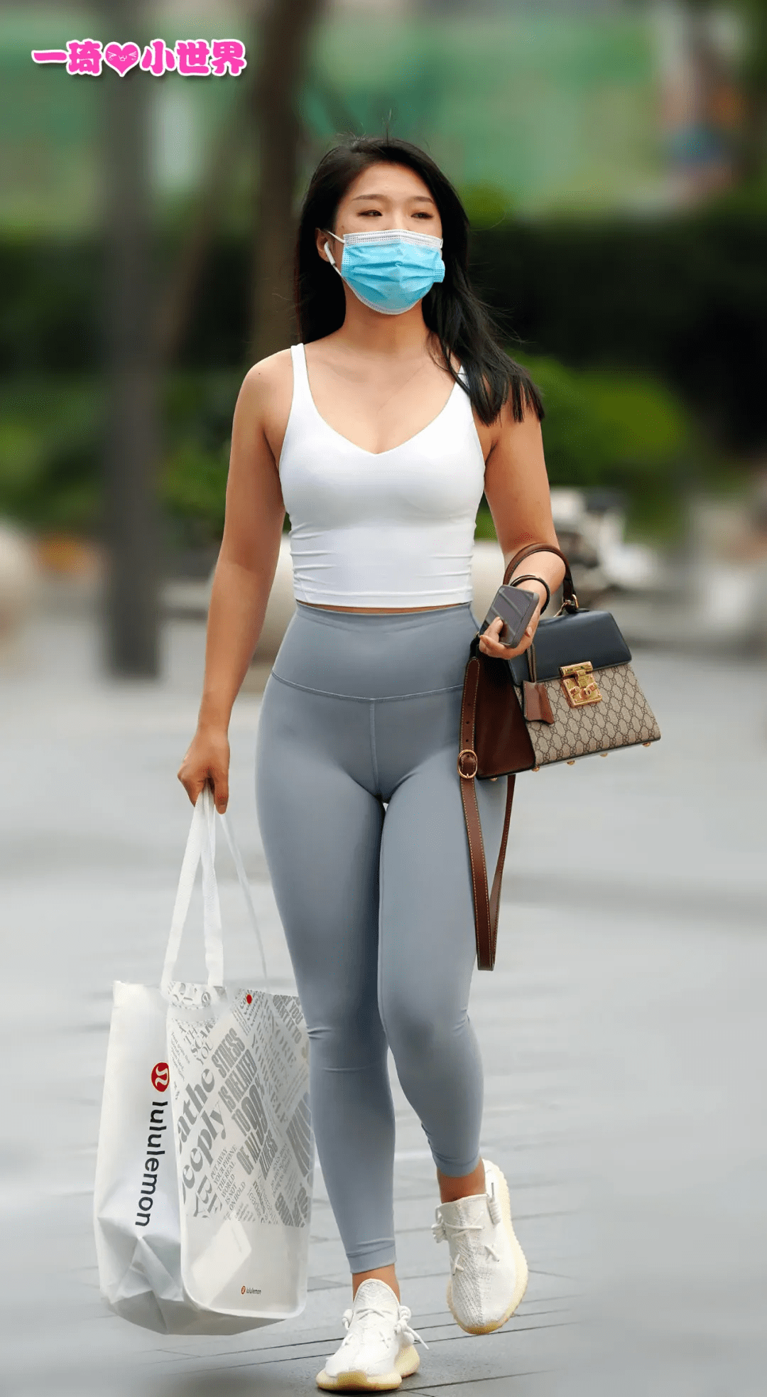 讲真的,这种丰满的腿,穿紧身瑜伽裤好看吗?