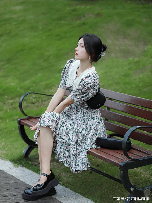 姐妹|今年初秋流行穿“小黑鞋”！不仅百搭好看，还很时髦
