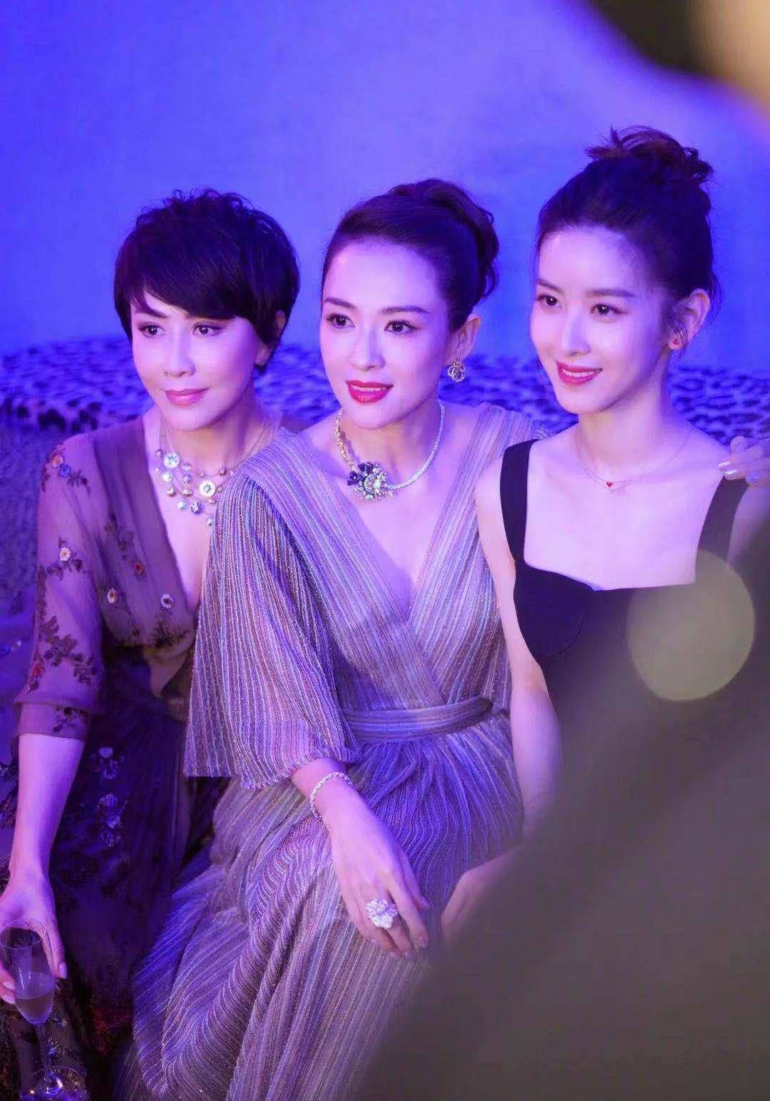 玲珑|章泽天晒奢靡生活照！戴8万手镯换新发型气质大变，不小心露富了