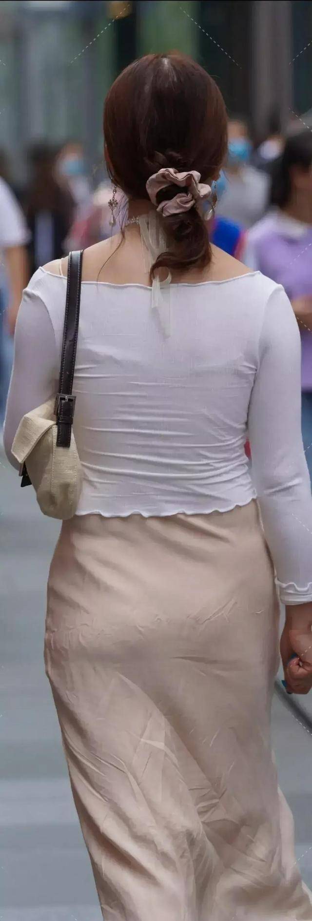 长度|时尚精致的连衣裙穿搭衬托优美的线条,时尚女生都喜欢,大方得体