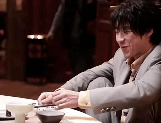 因演技太好被骂上热搜扫黑风暴里的孙兴私下反差萌太可爱