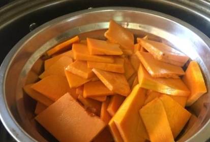 做法|早餐做南瓜馒头,这做法无需一滴水,比面包暄软好吃更香甜