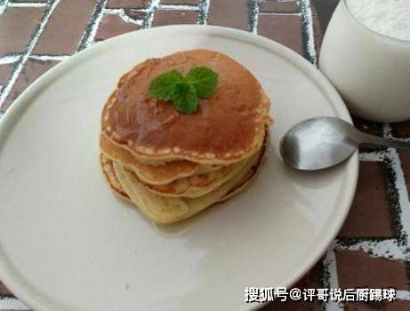 煎饼|睡前拌一碗面糊，早上起床花5分钟煎一下，又松软又香甜，好早餐