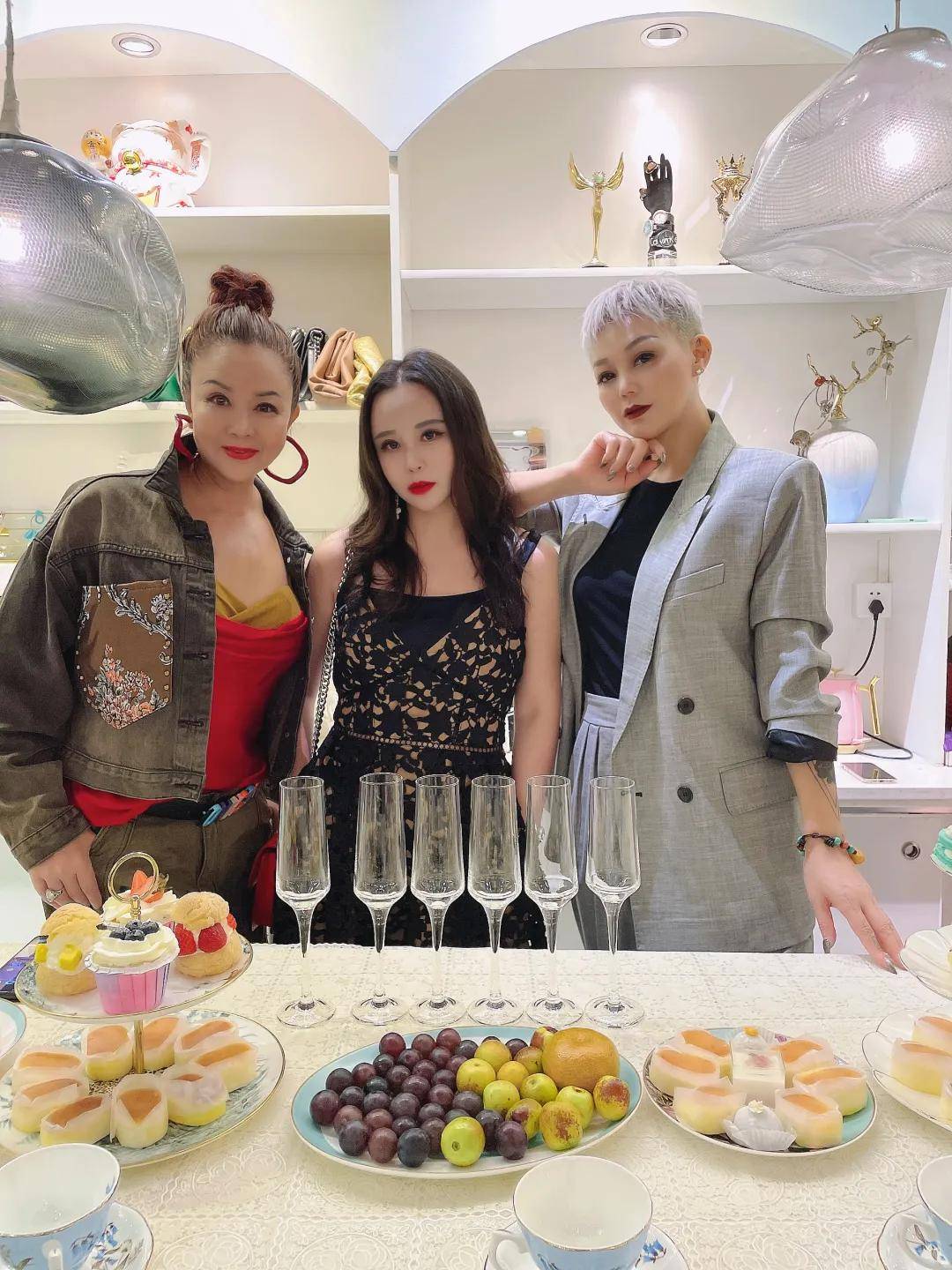 股东|尊享时装盛宴,共赴时尚秘境——打造专属你的气场