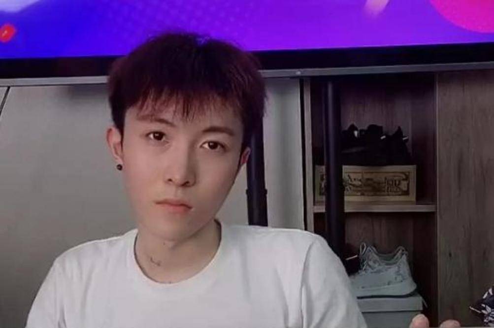 p>在张迪参与的《变形计》中,有三位都市英雄:张迪,陈新颖和乡村大师