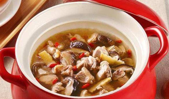 猪脚怎么煲汤好喝有营养 700117346bc04917b8ba1e7a838648d7.jpeg