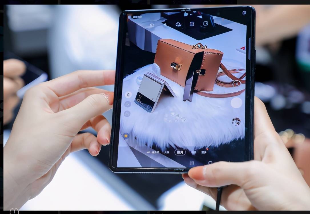 万众翘首,三星galaxy z fold3 /flip3 5g领袖级折叠屏产品登场_手机