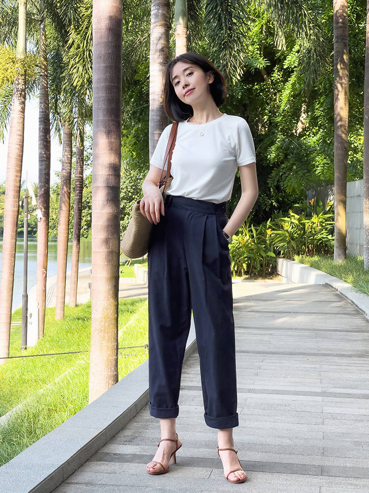 品位|秋季穿搭没头绪？格纹西服搭配连衣裙优雅温柔，时髦灵动