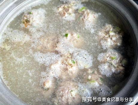 方法|做丸子汤时,学会饭店的方法,丸子嫩滑有弹性,汤汁鲜香好喝