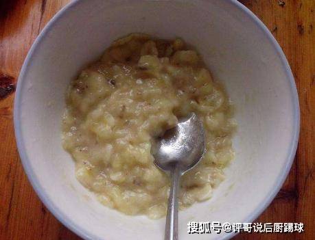 煎饼|睡前拌一碗面糊，早上起床花5分钟煎一下，又松软又香甜，好早餐