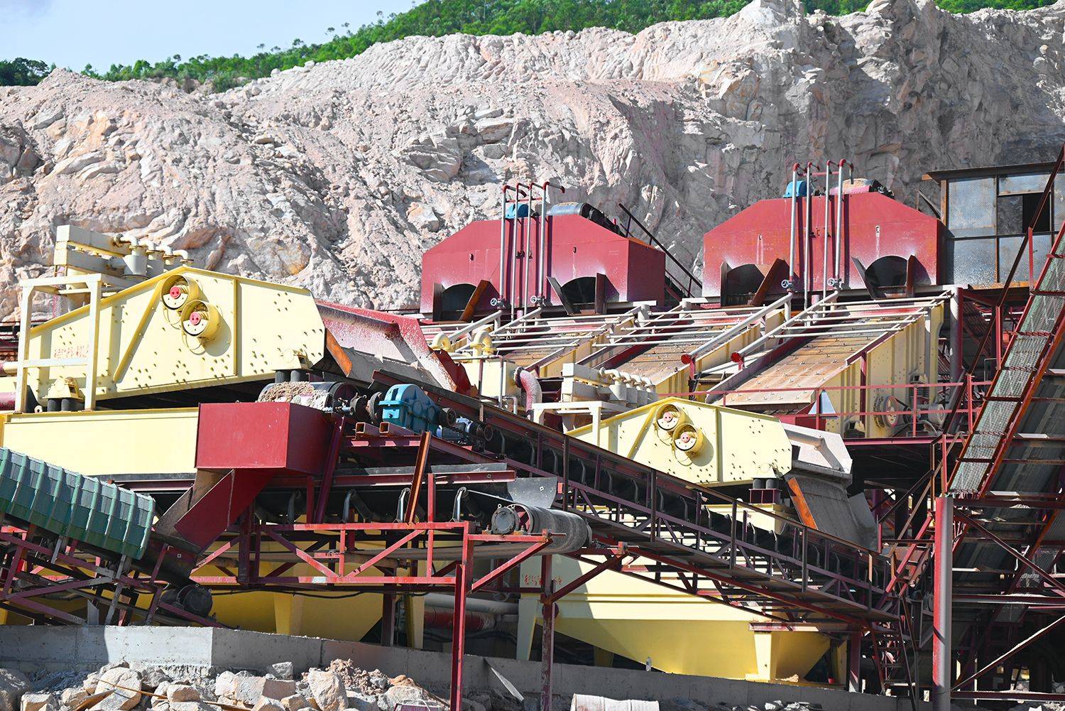 喜讯!德睿工业科技集团又一条时产1000吨精品机制砂生产线顺利投产