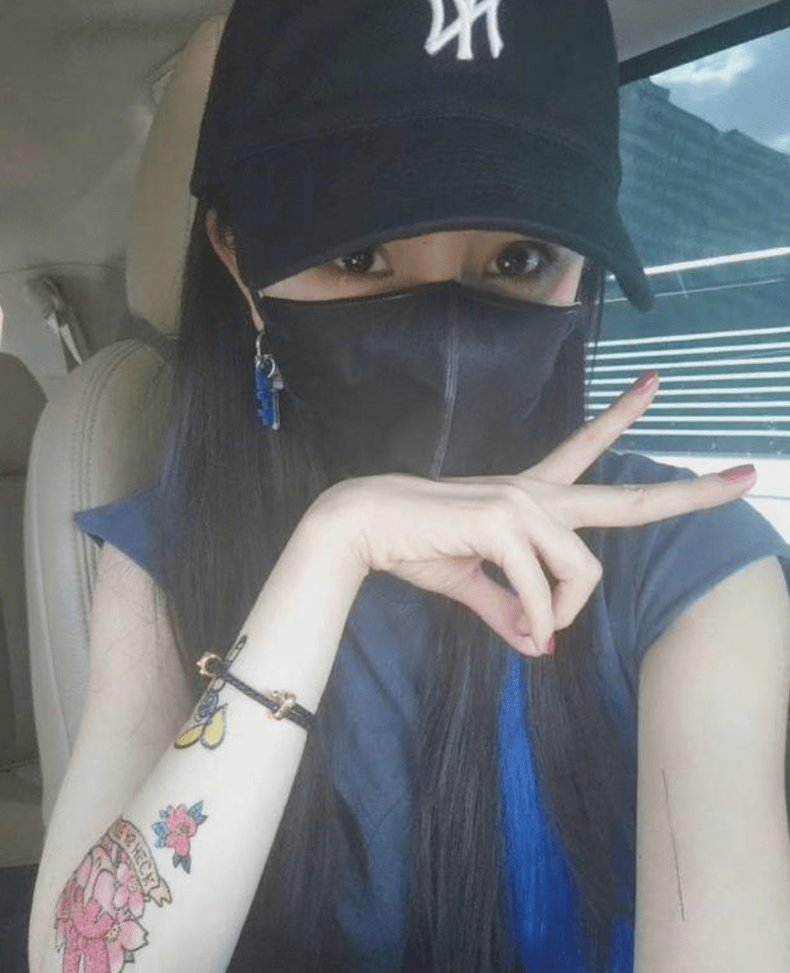 网友|杨幂停工后放飞自我？