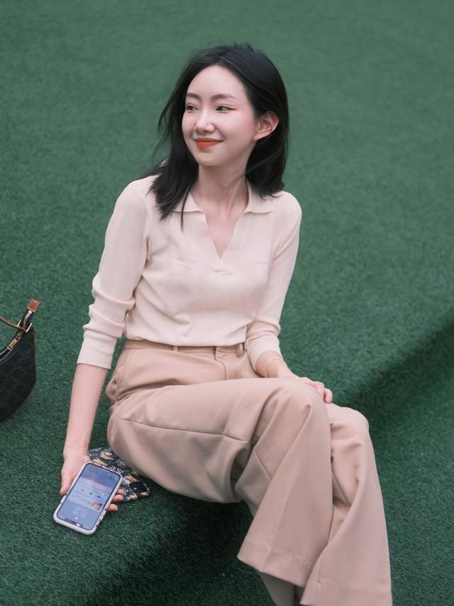 显得|这才是真正时髦又实用的穿搭,时尚又保暖,怎样都很美