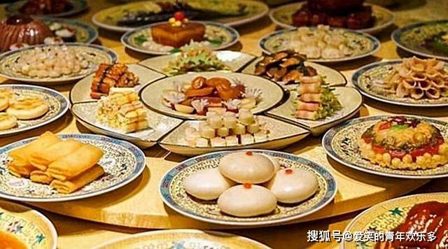 翻牌子|皇帝的日常什么样?乾隆4点起床上班,工作12小时,晚上7点翻牌子