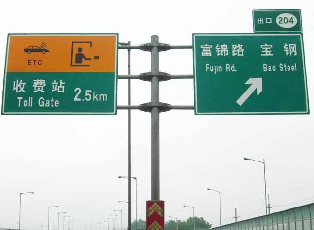 双拼排行_堂屋的欧式双拼三层别墅,经典大气不过时,适合乡村自建.