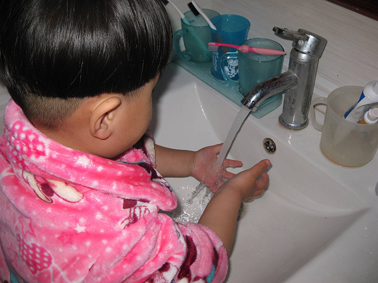 厕所|3岁半孩子上幼儿园第一天，就被老师劝退，背后原因值得反思