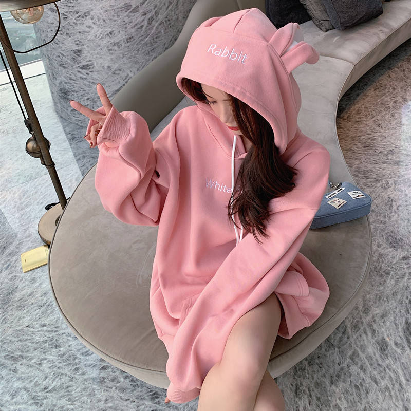 卫衣|学唐艺昕这样穿,简单的卫衣搭配半裙,叠穿出时髦感