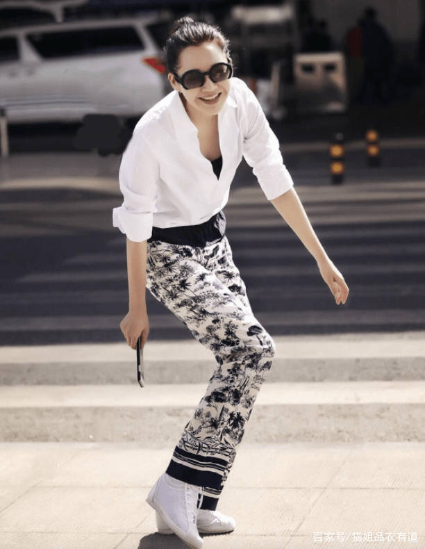 马伊琍|马伊琍穿“花裤子”失手了，若不是腿细身材好，谁能认出是明星？
