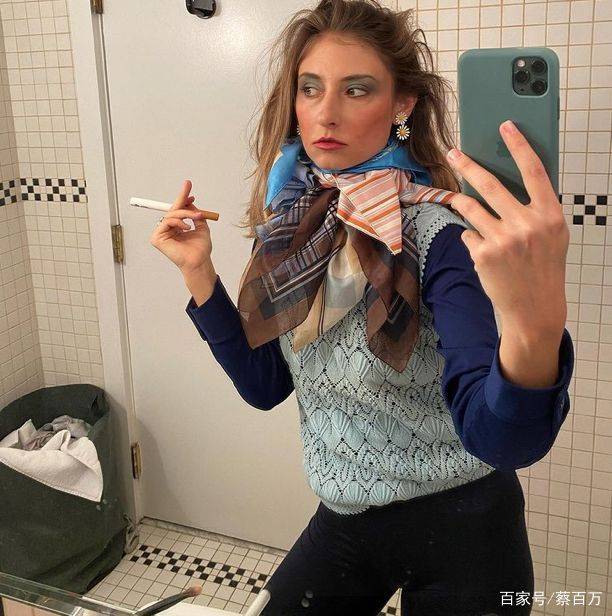 年代|《东爱》30年：莉香的穿搭从没过时！盘点90年代复古风的3大元素