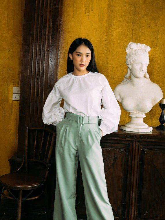 身材|初秋很适合穿阔腿裤，上衣这样搭时髦显魅力，要为衣橱做好准备了