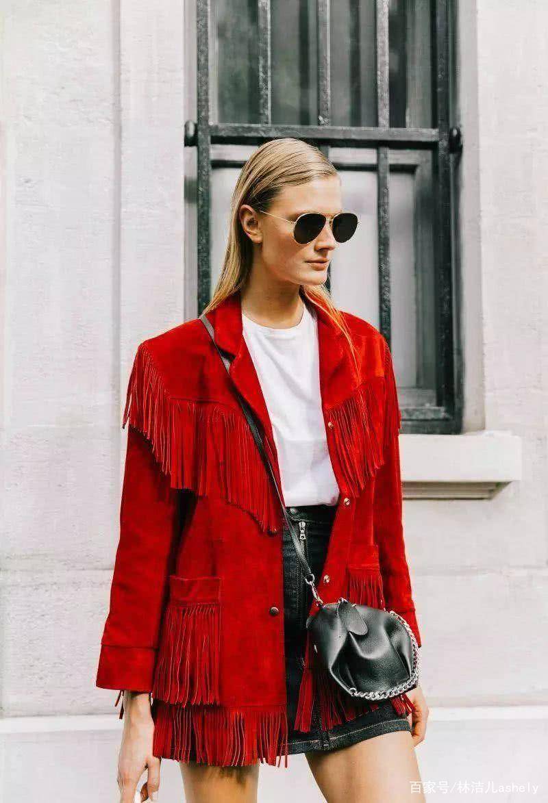 身材|扒完女明星的穿搭,工装风在2021初秋竟然最受宠,分分钟帅翻你