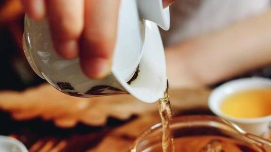 榴莲|肝脏最怕“一种水”,你若喜欢喝,“浇灭”肝火,口臭也冲没了