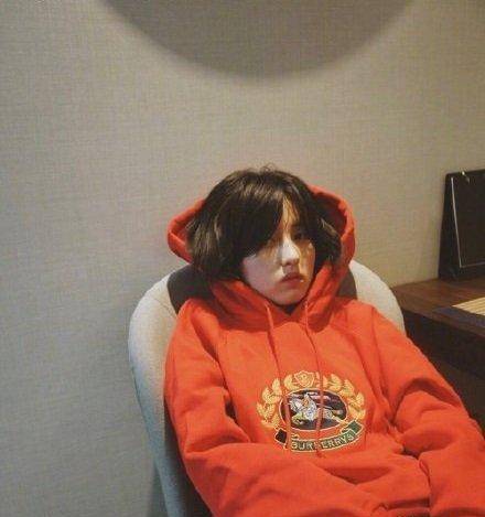 帽子|00后“老戏骨”张子枫，演技派的少女穿搭范本，可盐可甜超有范儿