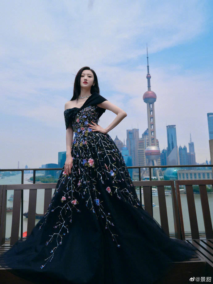 花心|通过穿着看明星喜好 这几个也太“花心”了吧