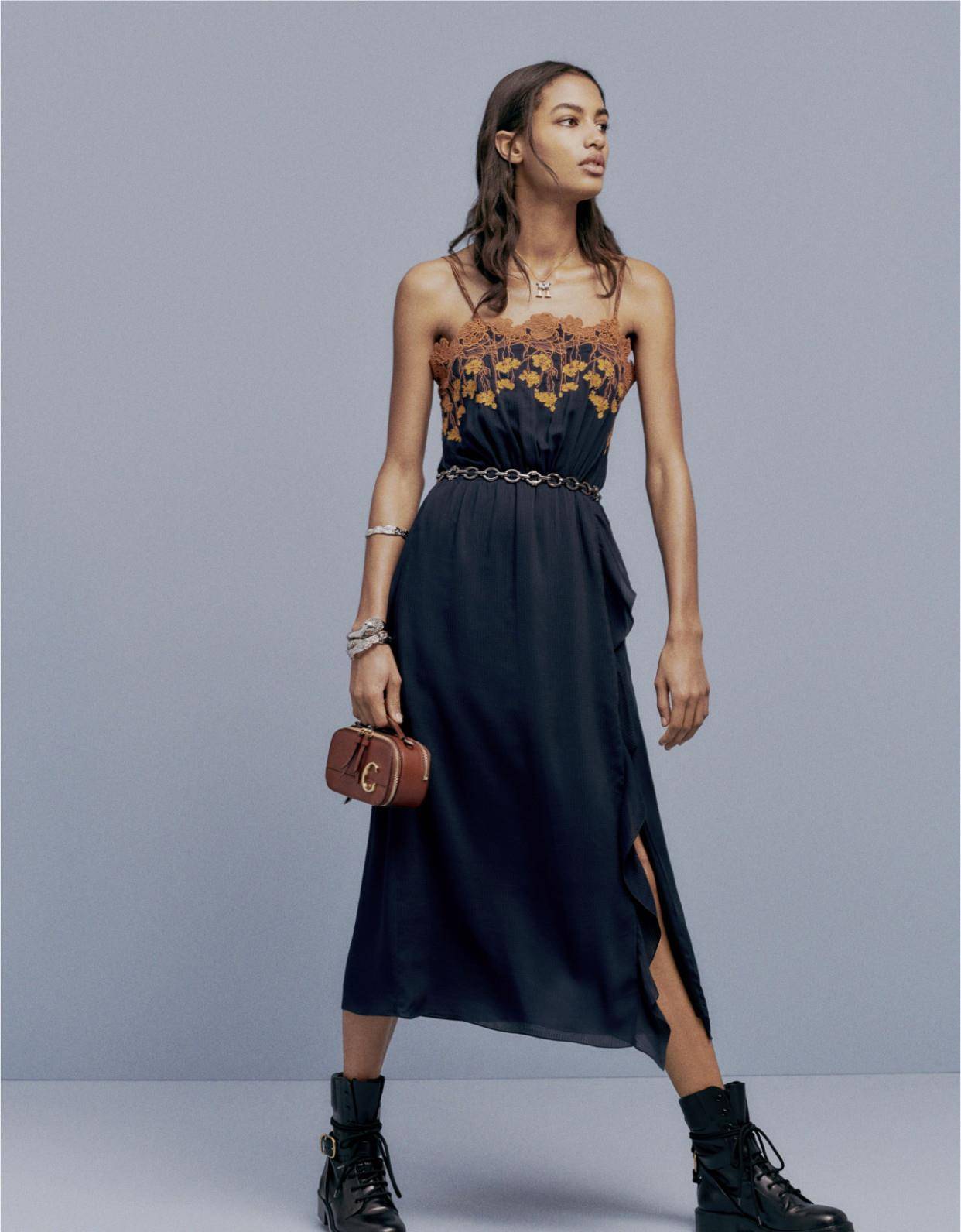 本质|2020早秋服装:让服装本质说故事,Chloe用基本元素大玩穿搭游戏