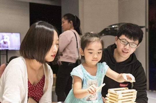 小时候|那些坚决不生二胎的家庭，二十年后会羡慕二胎家庭吗？答案太现实