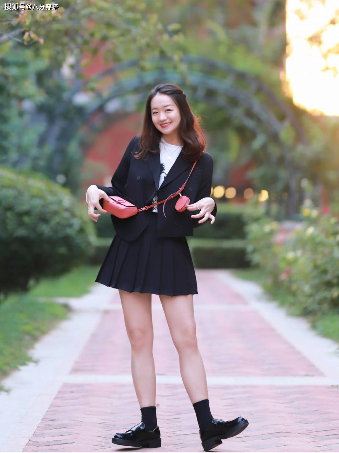 设计|秋季，“西装”的高级穿法是这样的，搭配T恤干练利落，舒适洒脱