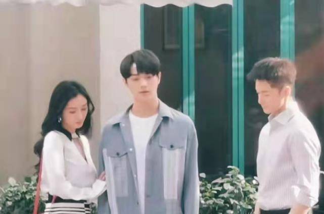 二八定律|杨幂拍戏太累？生图路透法令纹抢眼显老十岁，穿60块回力鞋撑国货